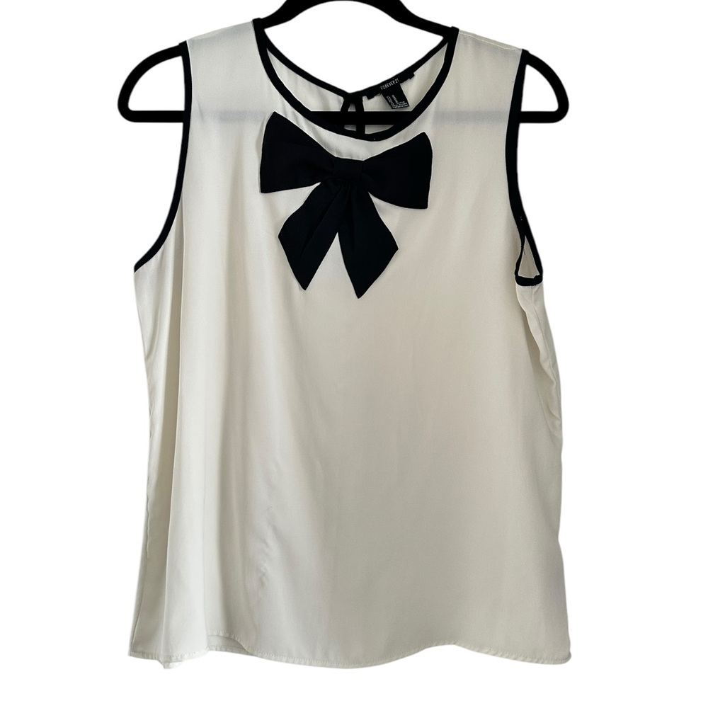 Elegant Black and White Sleeveless Top